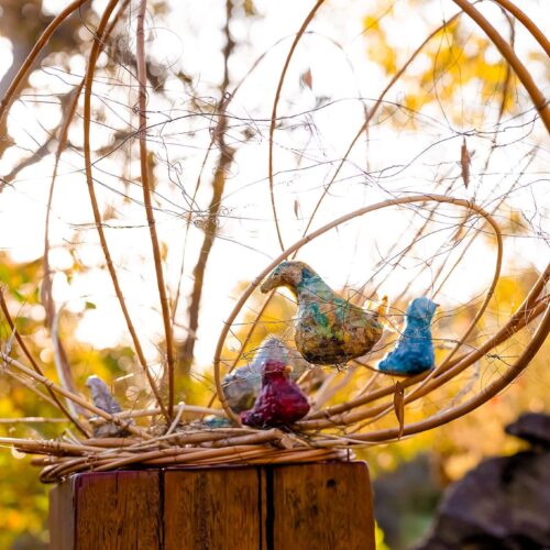 Birds nest sculpture